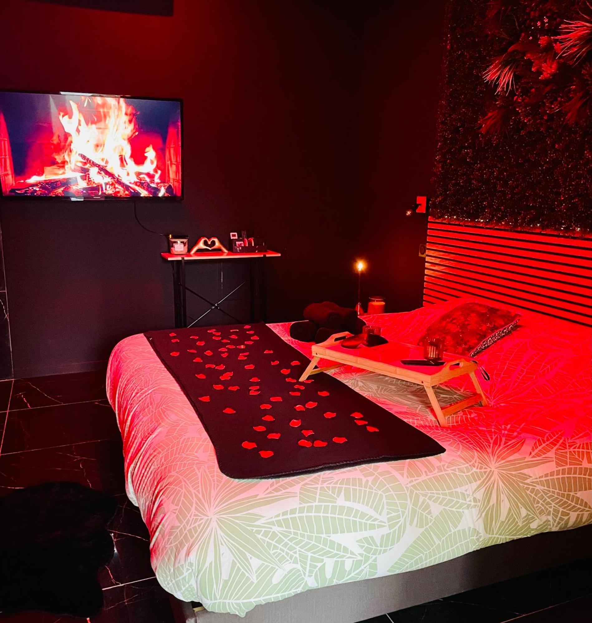 Jungle Love Room De L Hermitage Tournon-sur-Rhone Esterno foto